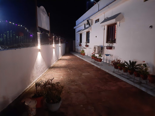 RIVERSIDE HOMES - Homestay Business Image